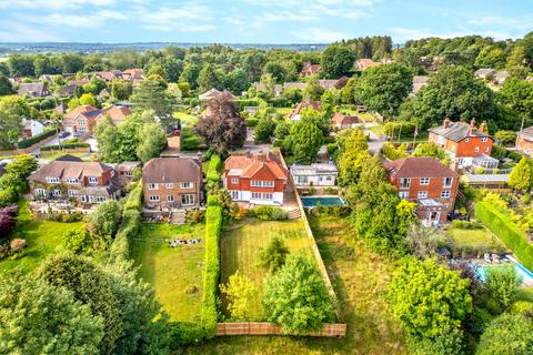 4 bedroom detached house to rent, High Street, Uckfield TN22