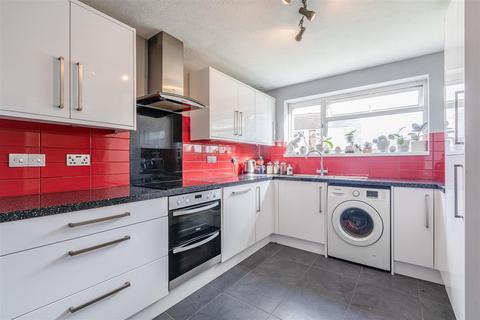 3 bedroom terraced house for sale, The Willows, West Byfleet KT14