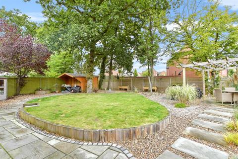 6 bedroom detached house for sale, Heartwood Drive, Ashford, Kent