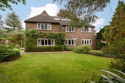 11 West Road, Kingston Upon Thames, KT2 7HA