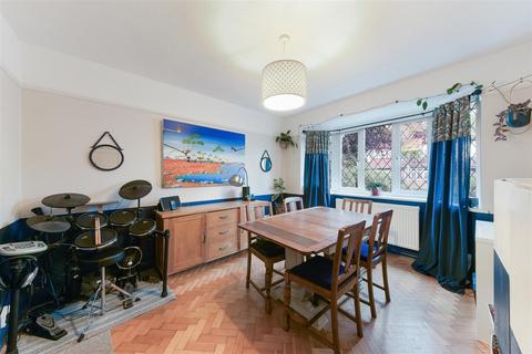 147 Mulgrave Road, Belmont, Sutton, SM2 6JX