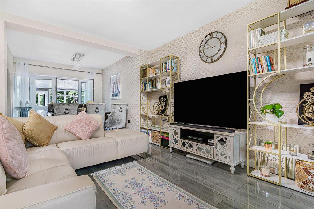 Lounge/ Dining Room