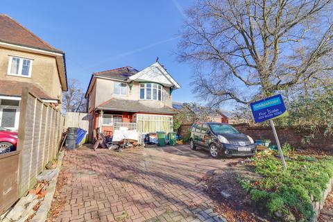 3 bedroom detached house for sale, Portsmouth Road, Woolston