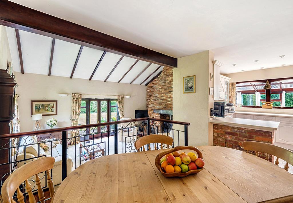 Kitchen Dining Area