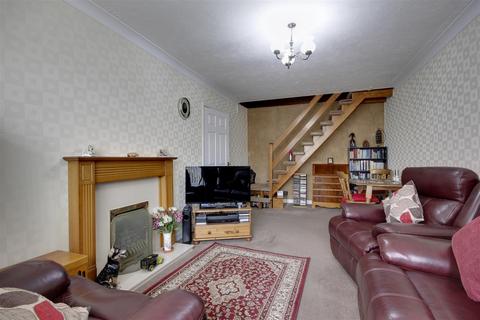 3 bedroom semi-detached bungalow for sale, Chestnut Drive, Gilberdyke