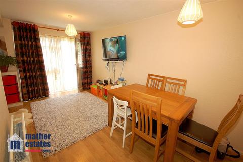 2 bedroom maisonette for sale, Redhall Close, Hatfield