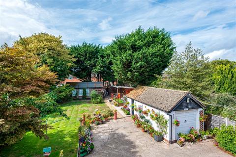 4 bedroom detached house for sale, Ross Road, Hereford