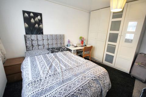 1 bedroom in a house share to rent, 19 Uxendon Crescent, Wembley, HA9