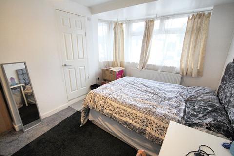 1 bedroom in a house share to rent, 19 Uxendon Crescent, Wembley, HA9