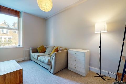 2 bedroom flat to rent, Victoria Road