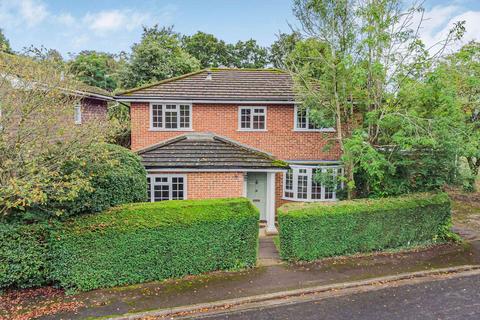 4 bedroom detached house for sale, Sylvaways Close, Cranleigh GU6