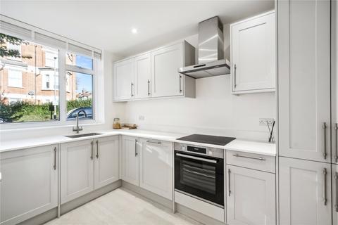 3, Rushleigh, 32 Thurleigh Road, London, SW12 8UE