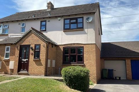 3 bedroom semi-detached house to rent, Hollybush Close, Chippenham SN14