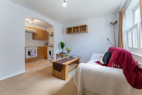 1 bedroom flat for sale, Burghley Hall Close, London SW19