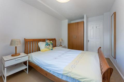 1 bedroom flat for sale, Burghley Hall Close, London SW19