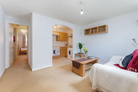 1 bedroom flat for sale, Burghley Hall Close, London SW19