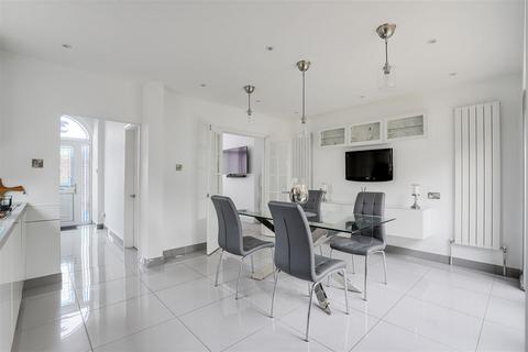 32 Bakerdale Road, Bakersfield, Nottingham, NG3 7GH
