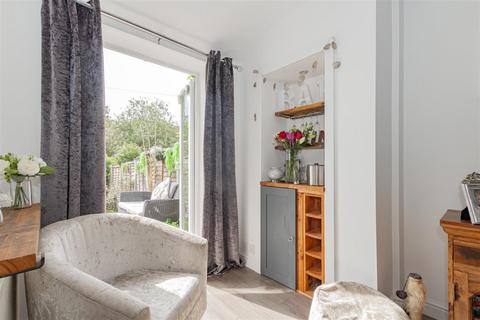 77 Crayford Way, Dartford, DA1 4JY
