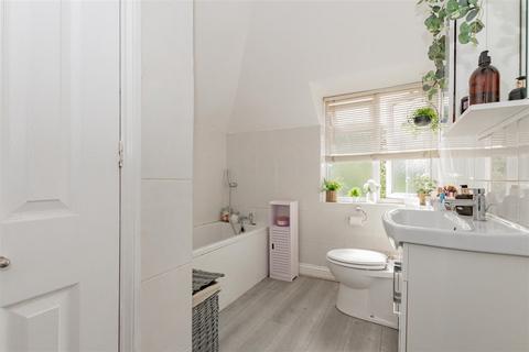 77 Crayford Way, Dartford, DA1 4JY
