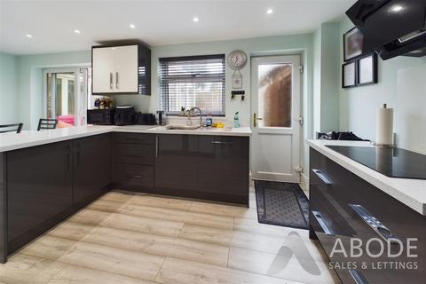 18 Thames Drive, Cheadle, Stoke-on-trent, ST10 1QD