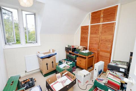 3 bedroom end of terrace house for sale, 44 Goldsmith Lane, Kingsbury, London, NW9 9AS