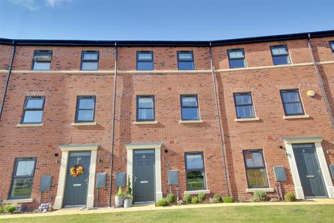 2 bedroom terraced house for sale, Silver Birch Close, Beverley