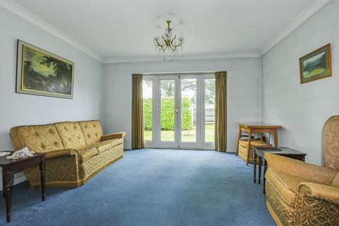2 Brackendene, Bricket Wood, St Albans, AL2 3SY