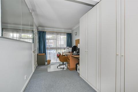 2 Brackendene, Bricket Wood, St Albans, AL2 3SY