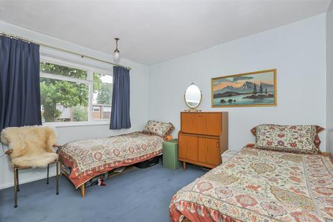 2 Brackendene, Bricket Wood, St Albans, AL2 3SY