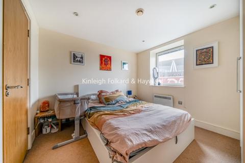 2 bedroom penthouse to rent, Drayton Park London N5