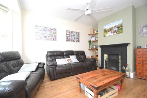 3 bedroom terraced house for sale, Grange Road, East Cowes