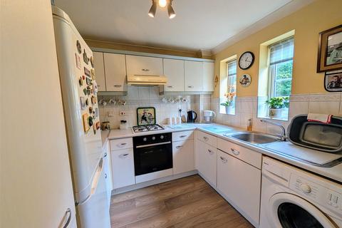 2 bedroom end of terrace house for sale, Worthington Road, Balderton, Newark