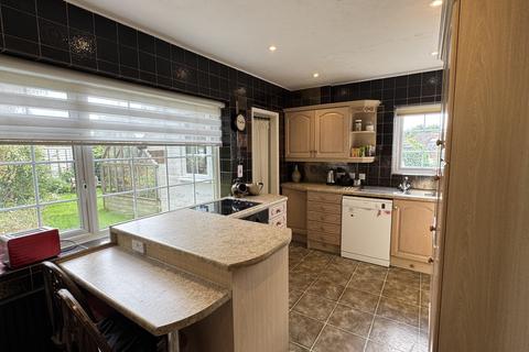 4 bedroom detached house for sale, Sherwood Road, Seaford BN25