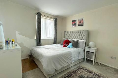 2 bedroom flat for sale, Scottwell Drive, London, NW9