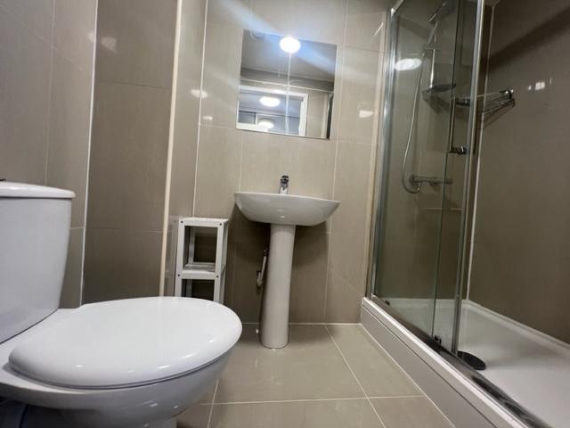 Ensuite In Room E