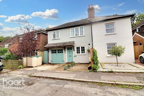 3 bedroom semi-detached house for sale, Firs Lane, Maidenhead