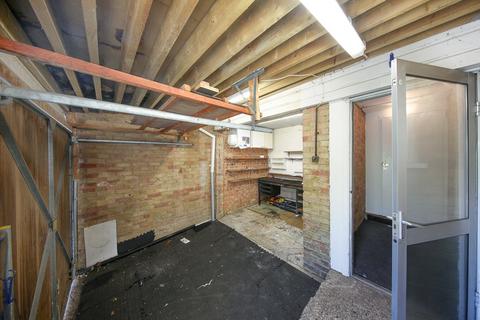 27 Boundary Way, Croydon, CR0 5AU