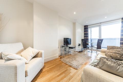 1 bedroom apartment to rent, Wharfside Point South, London E14