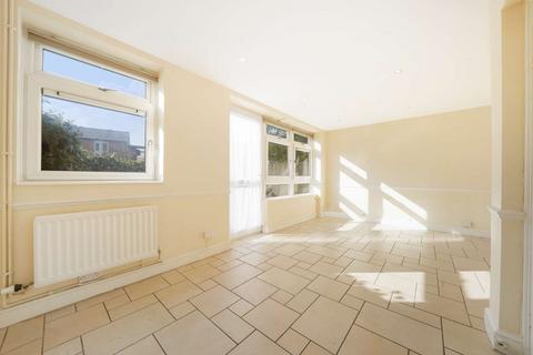 3 bedroom flat for sale, Canterbury Crescent, Brixton, London