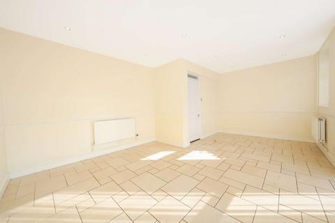 3 bedroom flat for sale, Canterbury Crescent, Brixton, London