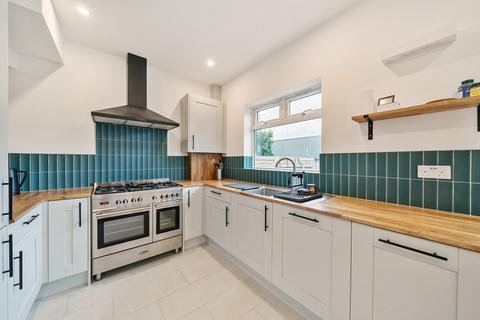 3 bedroom semi-detached house for sale, Holme Lacey Road, Lee