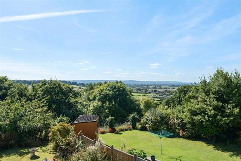 4 bedroom detached house for sale, Avon Road, Devizes