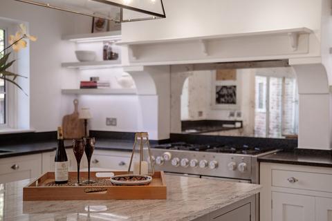 34 Copse Hill, London, SW20 0HG