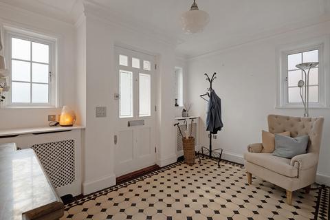 34 Copse Hill, London, SW20 0HG