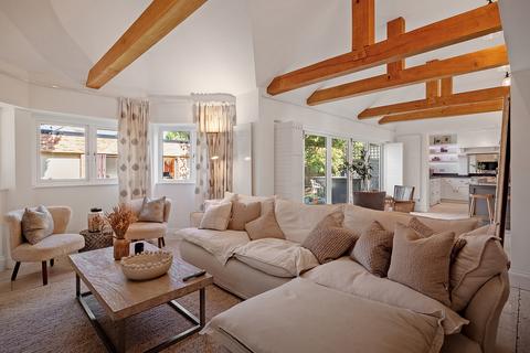 34 Copse Hill, London, SW20 0HG