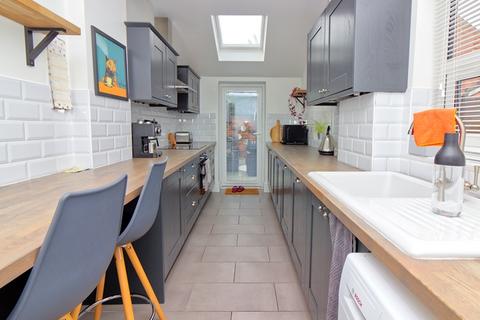 2 bedroom terraced house to rent, NEW BRADWELL - Outstanding 2 bed furnished home with modern finish!