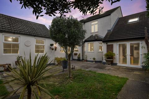 4 bedroom detached house for sale, Ness Road, Shoeburyness, Essex, SS3