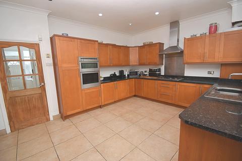 29 Nelson Road, London, E4 9AP