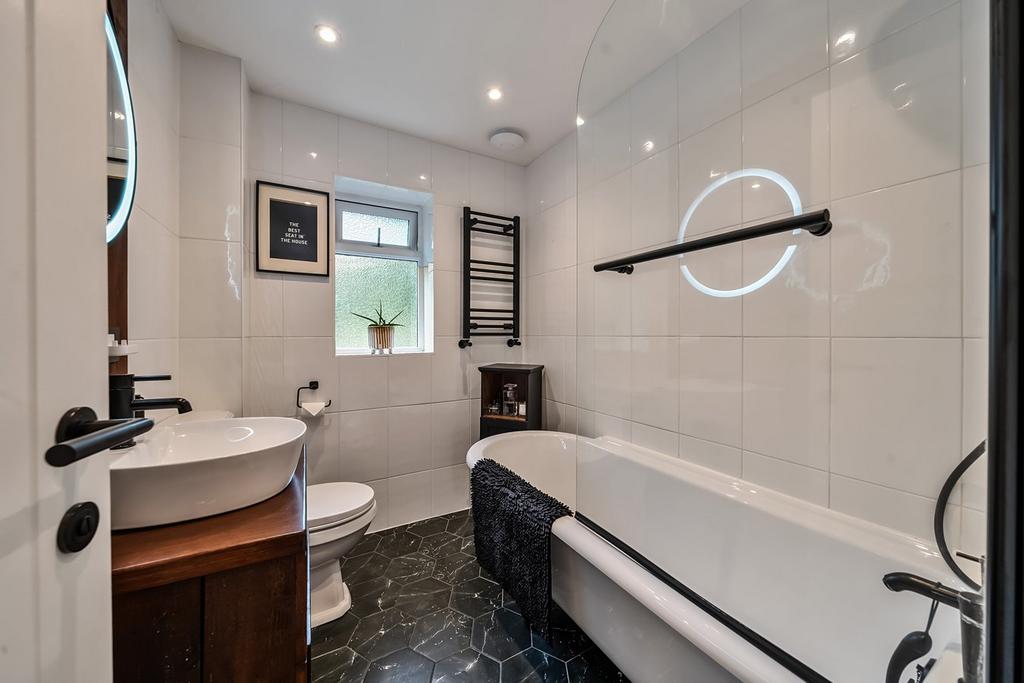 Andrew Road, Tunbridge Wells, TN4 2 bed terraced house for sale £375,000