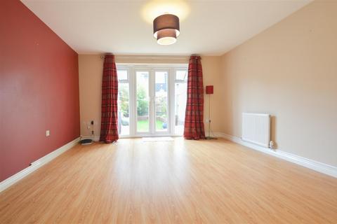 3 bedroom semi-detached house to rent, Rosehip Avenue, Red Lodge